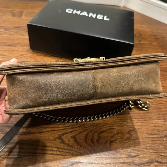 Chanel Large brown boy bag. - Picture 3 of 10
